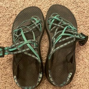 turquoise 3 strap chacos! Size 7